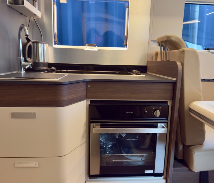 Adria Sonic Supreme 700 DL Wohnmobil - Villeneuve, Schweiz