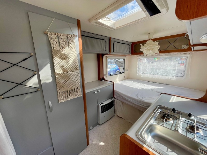 Knaus DESEO Plus 400 Wohnwagen - Heimberg, Schweiz