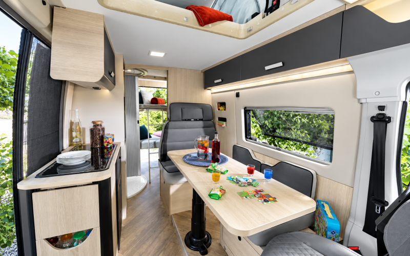 Challenger F&S Camping-car - Neuchâtel, Suisse