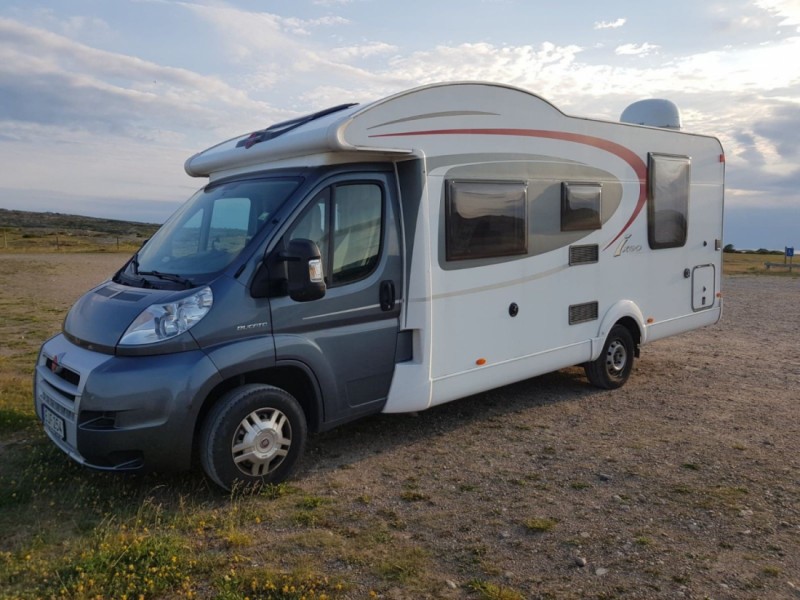 Bürstner Flerfärgad Wohnmobil - Ucklum, Schweden