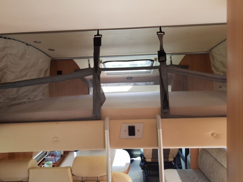 Bürstner Flerfärgad Wohnmobil - Ucklum, Schweden