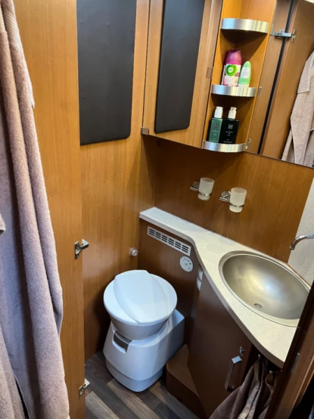 Knaus TI 700 MEG Wohnmobil - Våxtorp, Schweden