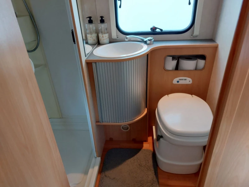 Adria Adriatik Wohnmobil - Knivsta, Schweden