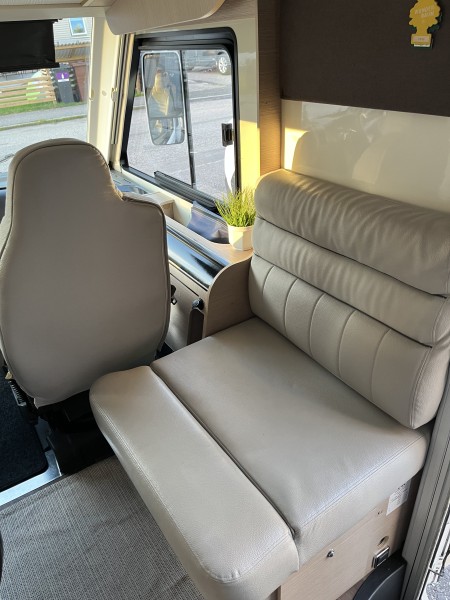 Fiat McLouis NEVIS 79 Matkailuauto - Gävle, Ruotsi