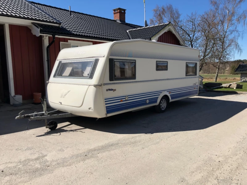 Polar 590 Wohnwagen - VAREKIL, Schweden