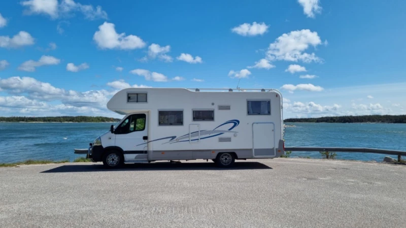 Renault Master II Lava / Alusta 3.0 DCI 140 Matkailuauto - Kotka, Suomi