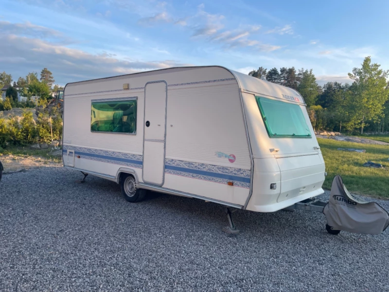 Adria Unica B 502UK Wohnwagen - Eskilstuna, Schweden