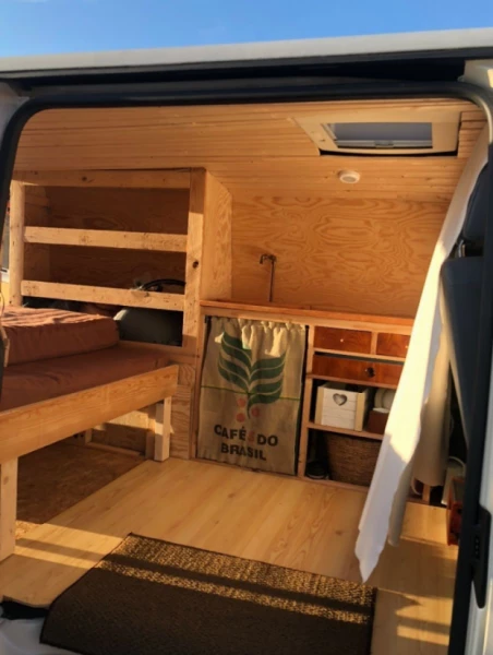 VW Transporter 1.9 TDi Campingbus - Skruv, Schweden