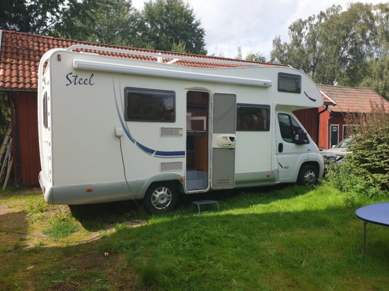 McLouis Steel 460 Wohnmobil - Herrljunga, Schweden