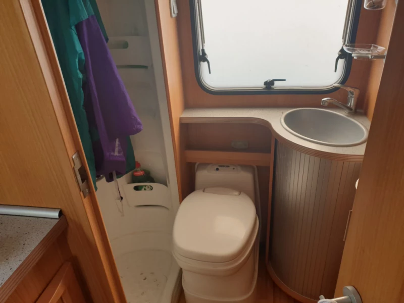 McLouis Steel 460 Wohnmobil - Herrljunga, Schweden