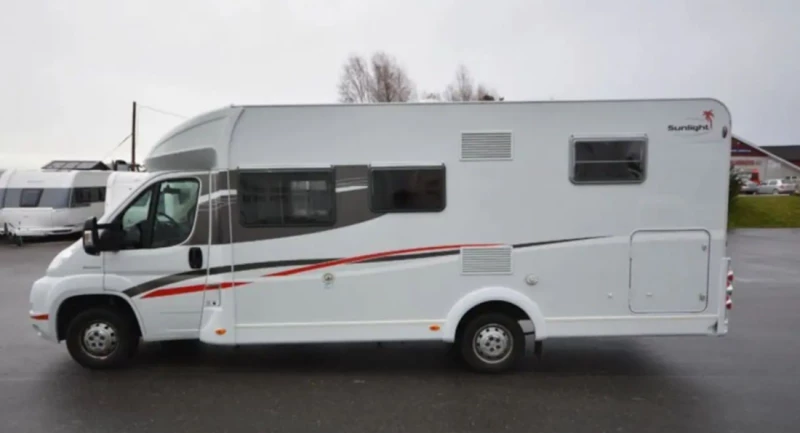 Capron T 67/T 448/T 743 Camping-car - Svolvær, Norvège