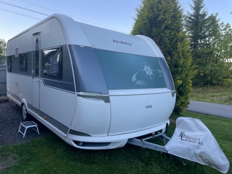 Hobby 545 KMF DE Luxe Matkailuvaunu - Hof, Norja