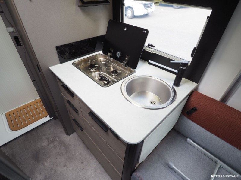 Challenger X150 retkeilyauto Campingbus - Oulu, Finnland