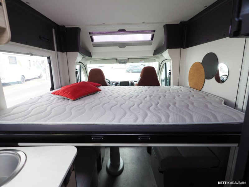 Challenger X150 retkeilyauto Campingbus - Oulu, Finnland
