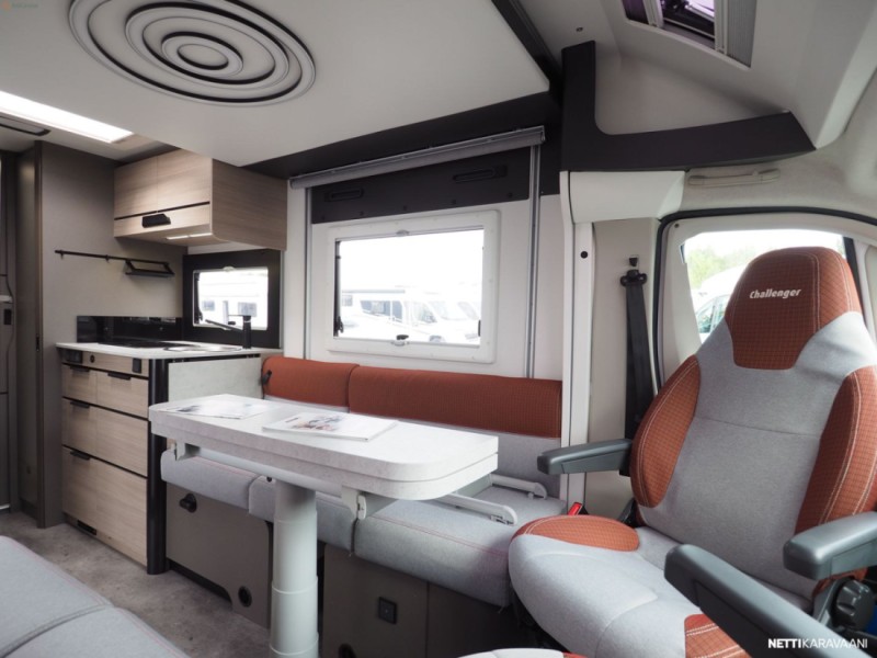 Challenger X150 retkeilyauto Campingbus - Oulu, Finnland
