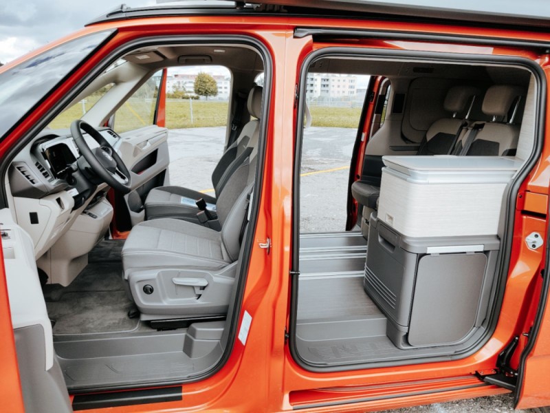 VW T7 New California Ocean PHEV Hybrid 4Motion Campingbus - Altendorf, Schweiz