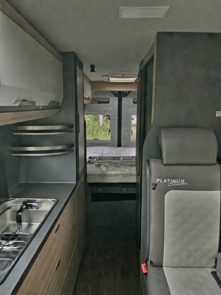 Knaus 600 MQ Retkeilyauto - Grosswangen, Sveitsi