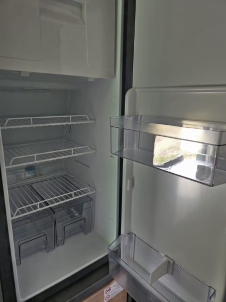 Knaus 600 MQ Retkeilyauto - Grosswangen, Sveitsi