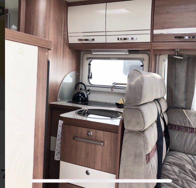 Eura Mobil Eura Mobil Terrestra 720 EBF Låga Långbäddar + taksäng Wohnmobil - Katrineholm, Schweden