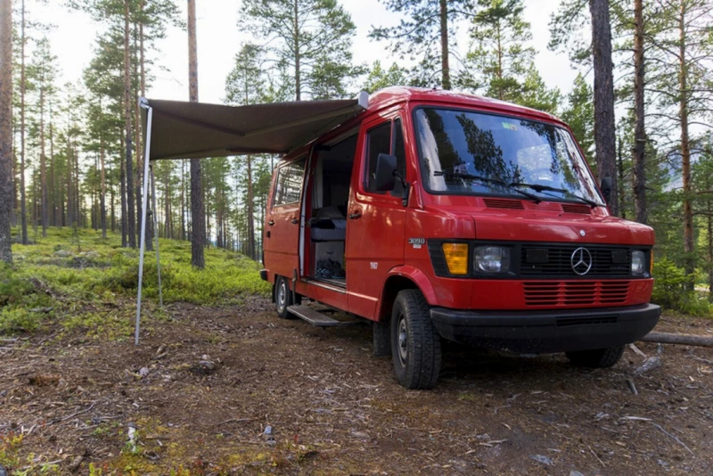 Mercedes 309 D Campingbus - Ennetbürgen, Schweiz
