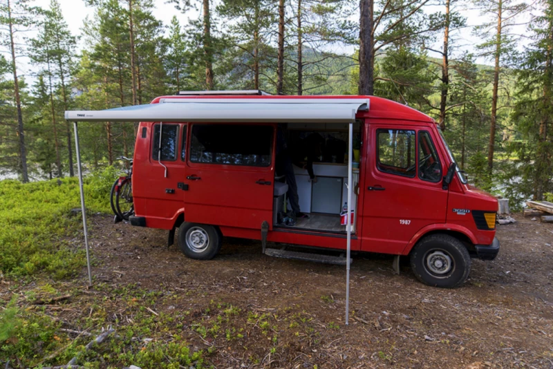 Mercedes 309 D Campingbus - Ennetbürgen, Schweiz