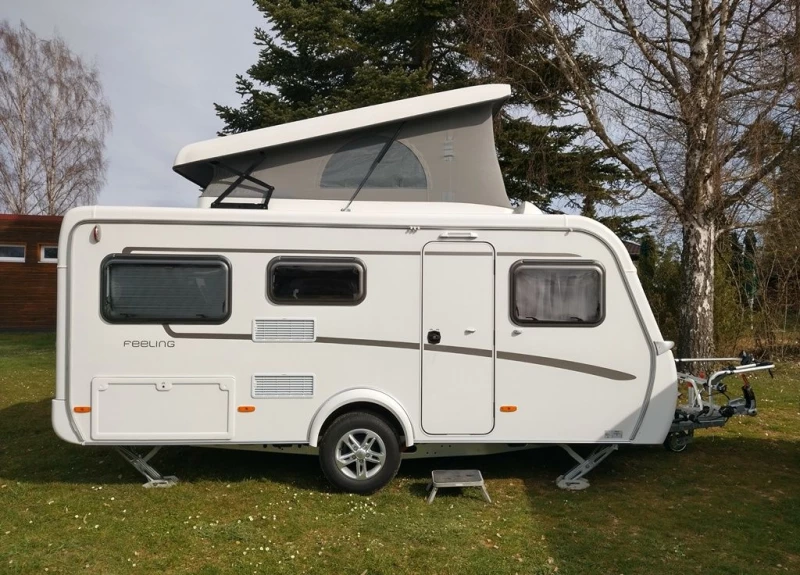 Eriba Hymer Eriba Feeling 425 mit Schlafdach Wohnwagen - Hunzenschwil, Schweiz