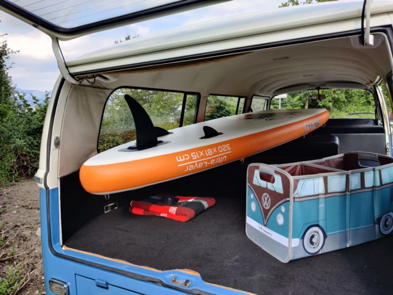 VW T2a De Luxe Bus Campingbus - Altendorf, Schweiz