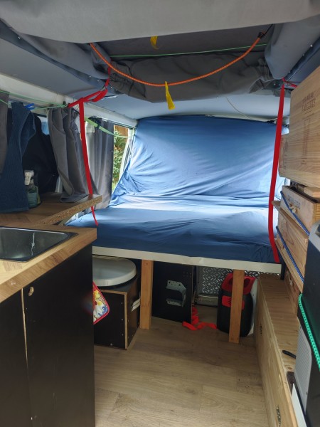 Toyota Hiace 4x4 Campingbus - Ebikon, Schweiz