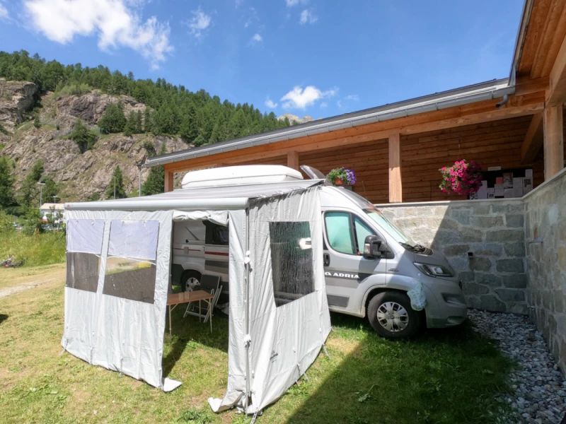 Adria Adria Twin SPT 600 TITAN Campingbus - Kilchberg, Schweiz