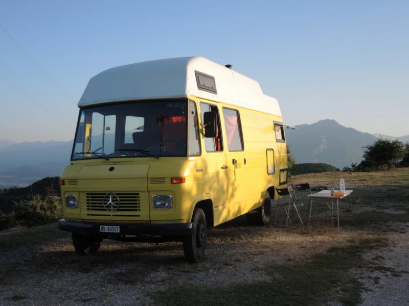 Mercedes 407D Campingbus - Münchenstein, Schweiz