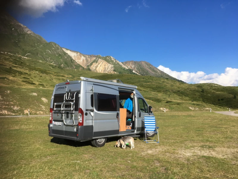 Pössl Roadcamp Wohnmobil - Laax, Schweiz