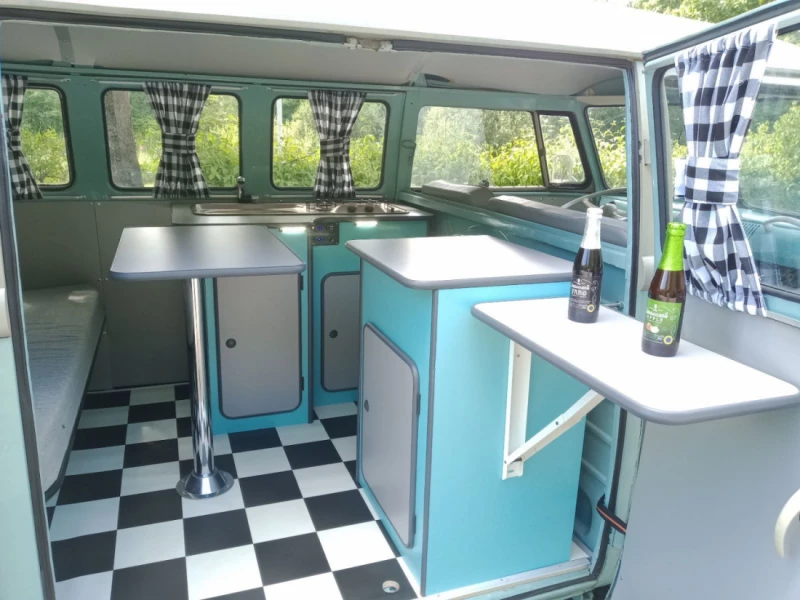 VW t1 Campingbus - Cheyres, Schweiz