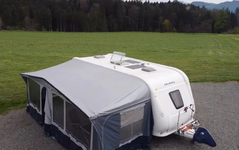 Hobby deLuxe 560KMFe Hochbett Wohnwagen - Emmen, Schweiz