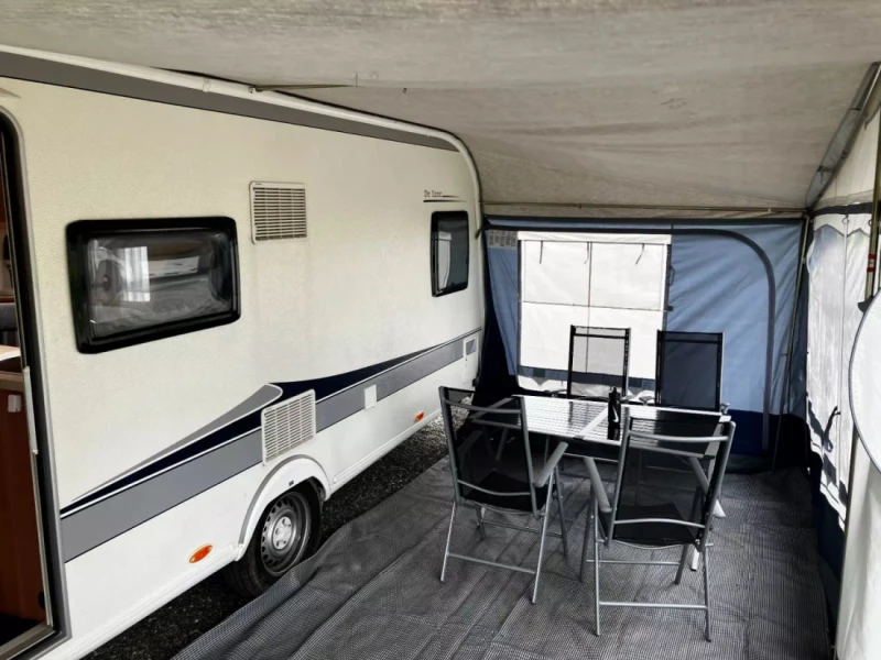 Hobby deLuxe 560KMFe Hochbett Wohnwagen - Emmen, Schweiz