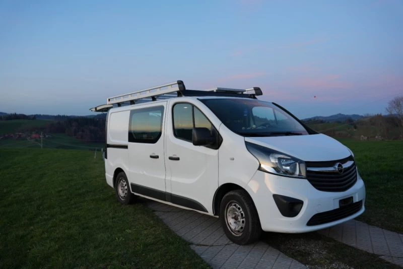 Opel Vivaro Campingbus - Lützelflüh, Schweiz
