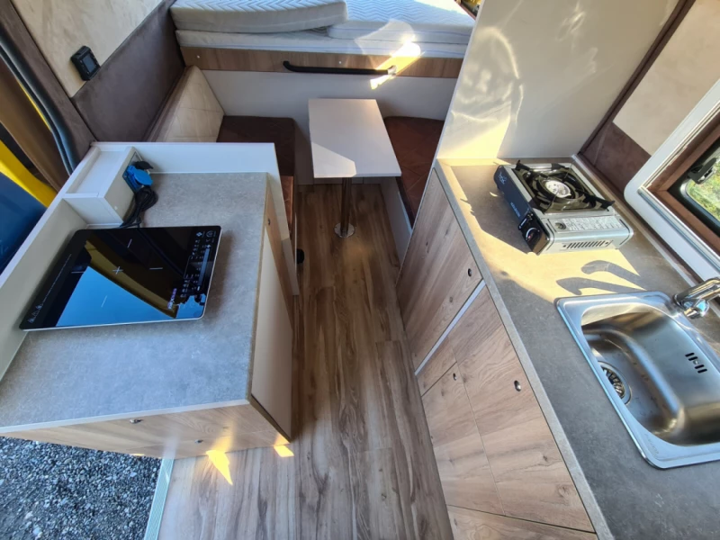 ADVENTURE MASTER Autocamper - Lachen, Schweiz