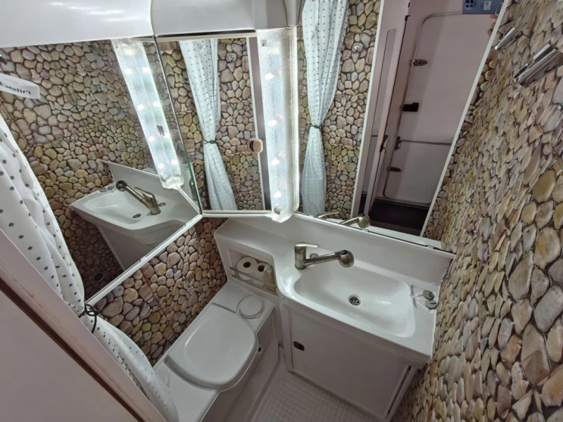 Hymer Camp 55 Wohnmobil - Herrenschwanden, Schweiz