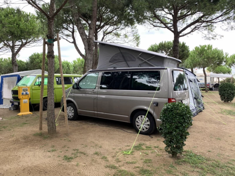 VW T6 California Beach Liberty Campingbus - Biel, Schweiz