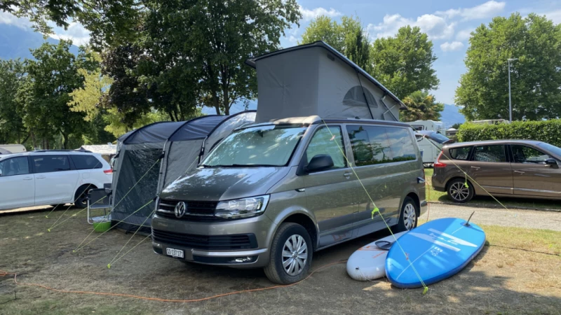 VW T6 California Beach Liberty Campingbus - Biel, Schweiz
