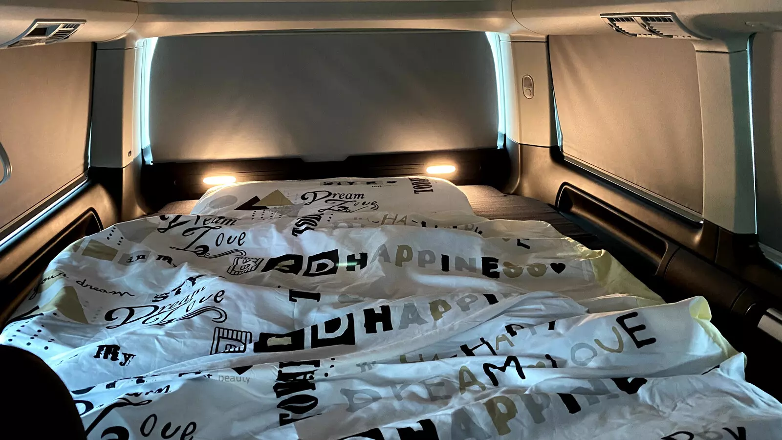 VW T6 California Beach Liberty Campervan - Biel, Schweiz