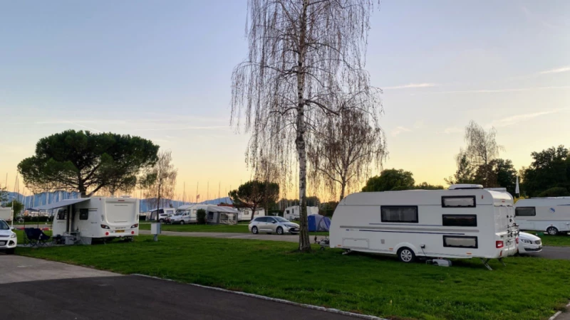 Adria Altea 552 PK Wohnwagen - Prez-vers-Noréaz, Schweiz