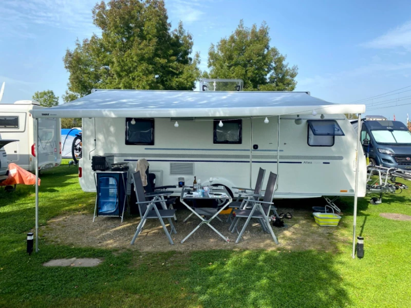 Adria Altea 552 PK Wohnwagen - Prez-vers-Noréaz, Schweiz