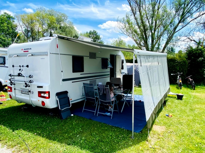 Adria Altea 552 PK Wohnwagen - Prez-vers-Noréaz, Schweiz