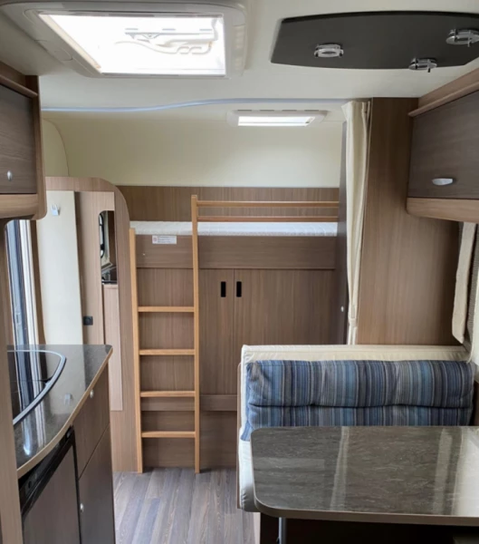 Bürstner Premio 485 TK Caravane - Baar, Suisse