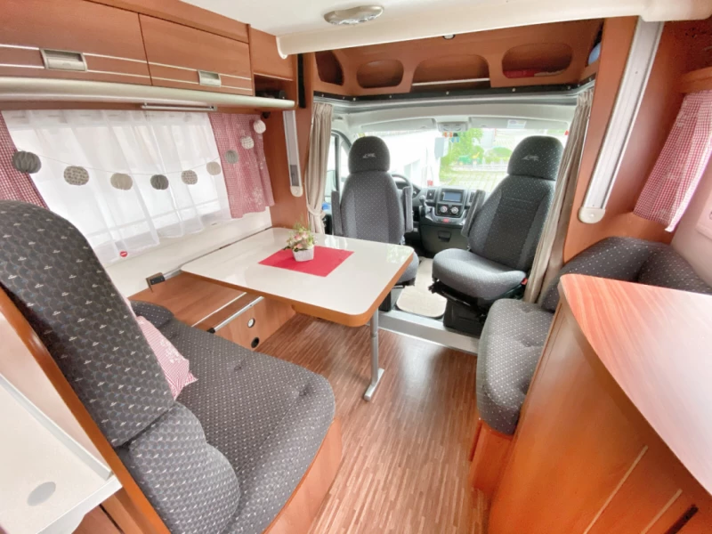 Laika x715r Wohnmobil - Münsingen, Schweiz