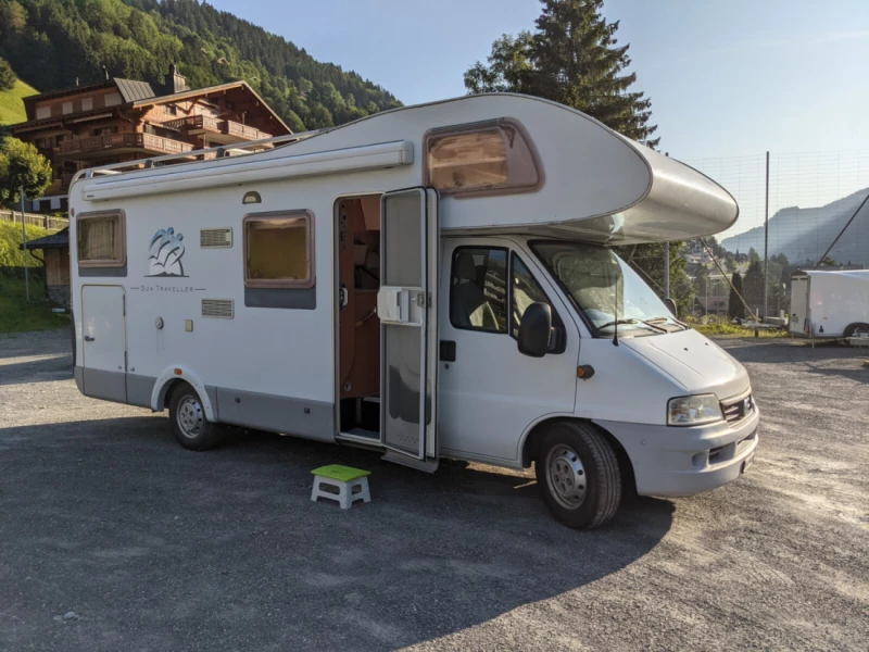 Knaus Sun Traveller 700 DG Wohnmobil - Champéry, Schweiz