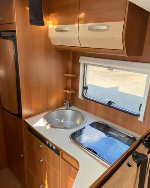 Carado Capron T-448 Wohnmobil - Ebikon, Schweiz