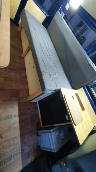 VW T5 Langer Radstand Campingbus - Marthalen, Schweiz