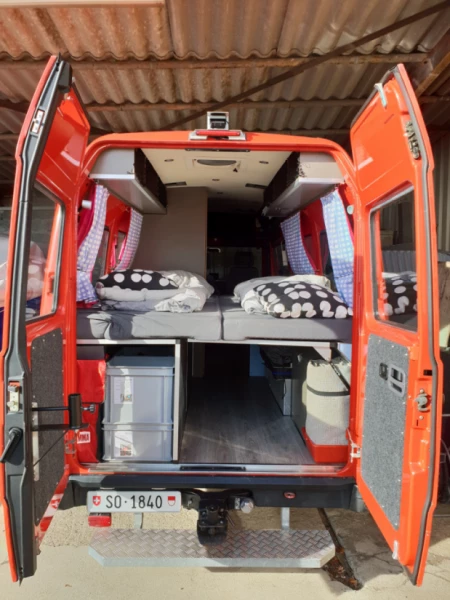 Mercedes T1 / 410 Campingbus - Grenchen, Schweiz