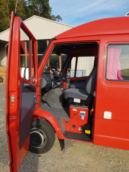 Mercedes T1 / 410 Campingbus - Grenchen, Schweiz
